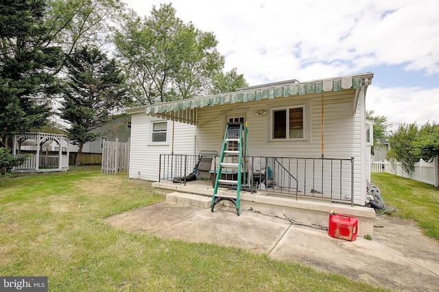 807 Riverside Dr, Pasadena, MD 21122 - view of rear view of house