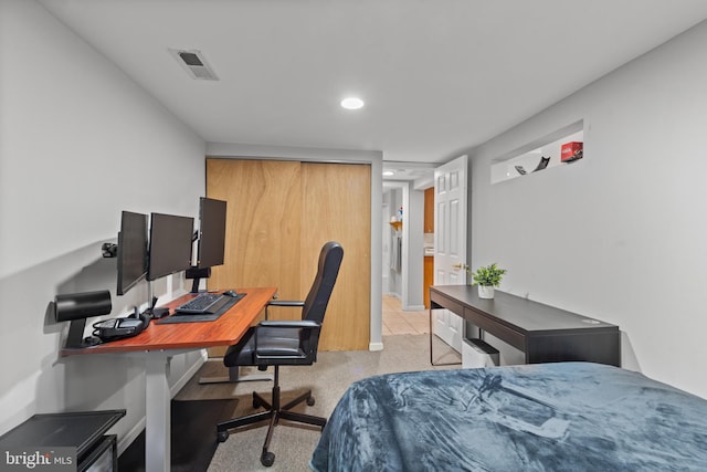bedroom with carpet, recessed lighting, and visible vents