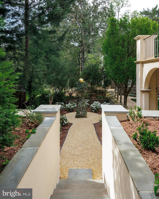 2740 Chain Bridge Rd NW, Washington, DC 20016 - view of home's community