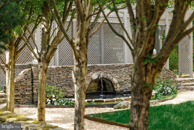 2740 Chain Bridge Rd NW, Washington, DC 20016 - view of surrounding community