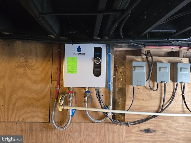 959 Bennett Pl, Baltimore, MD 21223 - utilities featuring tankless water heater