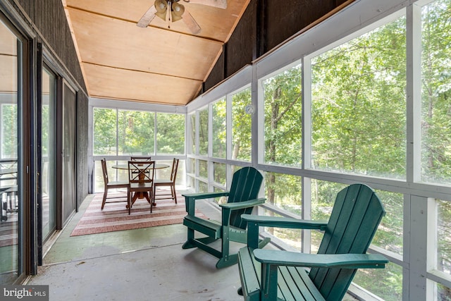 371 Oak Hill Rd, Berkeley Springs, WV 25411 - sunroom featuring a ceiling fan