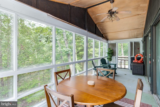371 Oak Hill Rd, Berkeley Springs, WV 25411 - sunroom featuring a ceiling fan