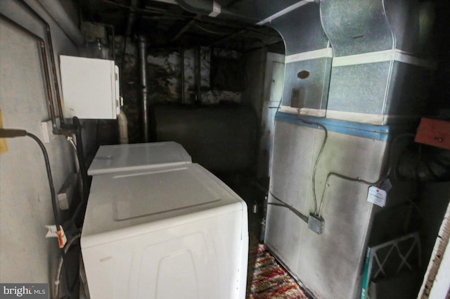 125 Cottage St, Waynesboro, PA 17268 - washroom featuring washing machine and dryer and heating unit