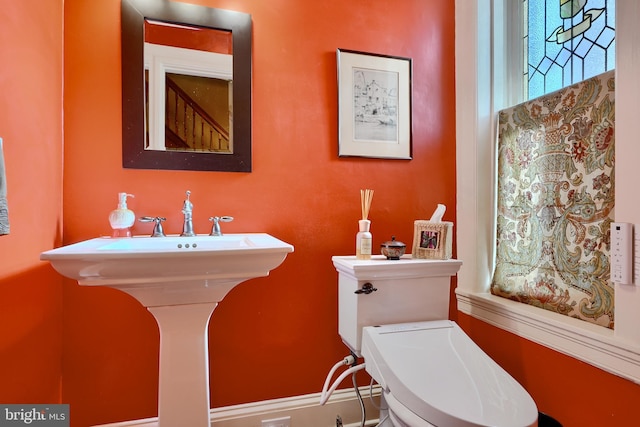 2636 N Calvert St N, Baltimore, MD 21218 - half bathroom featuring toilet