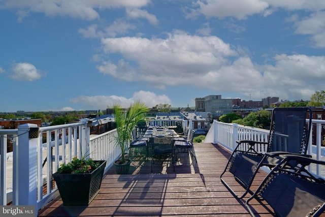 2636 N Calvert St N, Baltimore, MD 21218 - deck with outdoor dining space