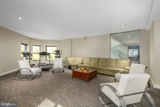 living area featuring carpet, recessed lighting, and baseboards