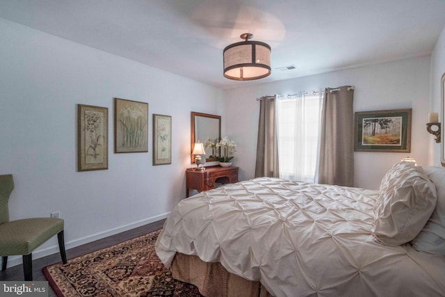 252 Parkside Ct, Woodstock, VA 22664 - bedroom featuring baseboards