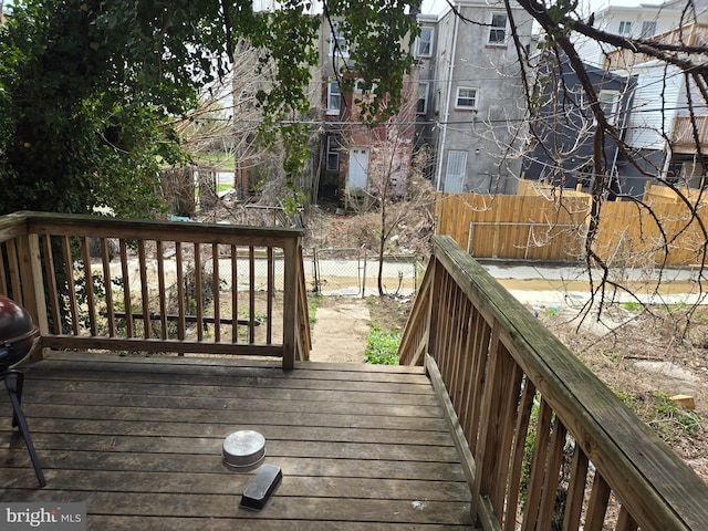 933 Bennett Pl, Baltimore, MD 21223 - view of wooden terrace