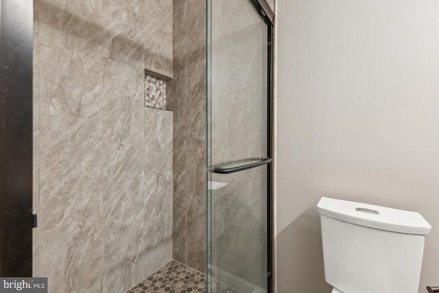 12104 Stallion Ct, Woodbridge, VA 22192 - full bathroom featuring a stall shower and toilet