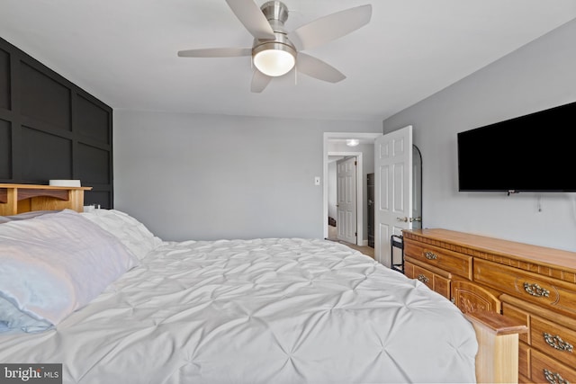 bedroom featuring ceiling fan