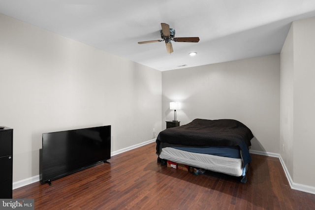 bedroom with baseboards, a ceiling fan, recessed lighting, and wood finished floors