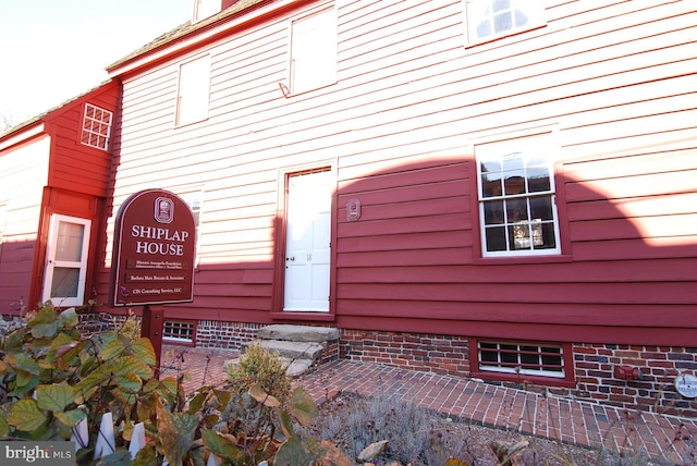 view of exterior entry