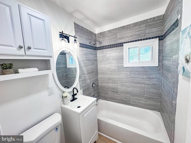 21 Onaway Pl, New Castle, DE 19720 - bathroom with vanity, toilet, and  shower combination