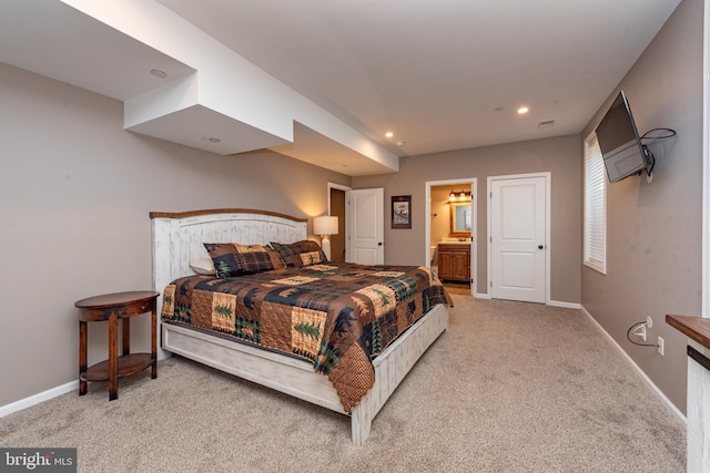 193 Greenbrier Dr, Mc Henry, MD 21541 - bedroom featuring baseboards, recessed lighting, ensuite bath, and light colored carpet