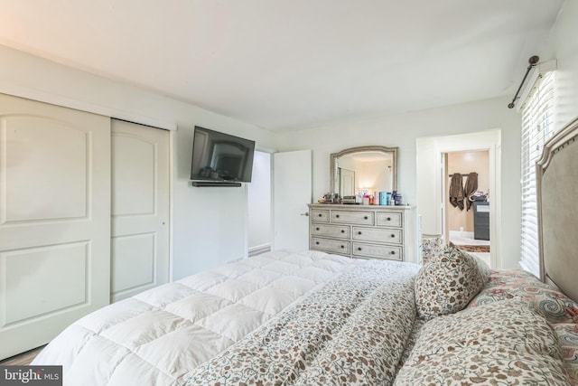 bedroom featuring a closet
