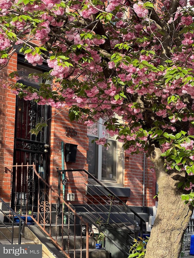 2325 W Thompson St, Philadelphia, PA 19121 - view of home's exterior with brick siding