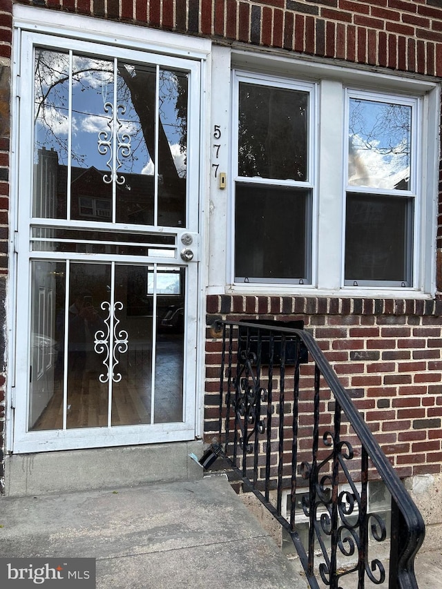 577 Snowden Rd, Upper Darby, PA 19082 - entrance to property featuring brick siding