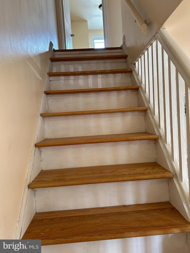 577 Snowden Rd, Upper Darby, PA 19082 - view of stairway