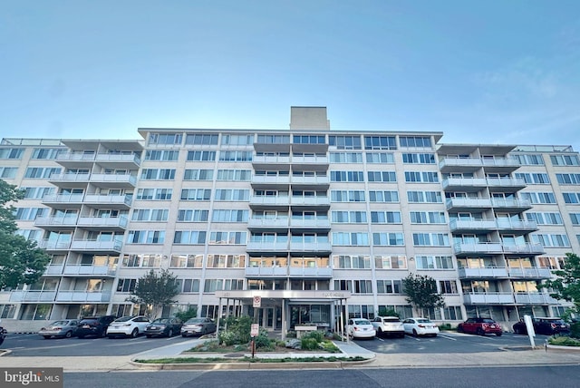 1301 S Arlington Ridge Rd Unit 208, Arlington VA, 22202, 2 bedrooms, 1 bath condo for sale