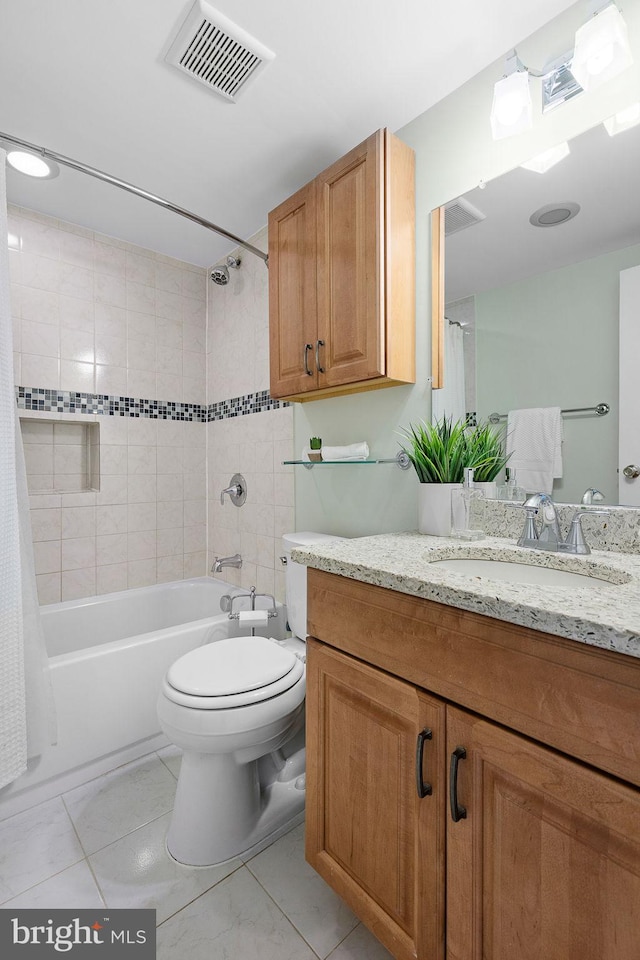 1301 S Arlington Ridge Rd Unit 208, Arlington, VA 22202 - full bath featuring toilet, shower / bathtub combination with curtain, and vanity