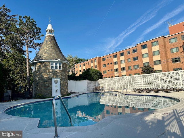 1301 S Arlington Ridge Rd Unit 208, Arlington, VA 22202 - view of community pool