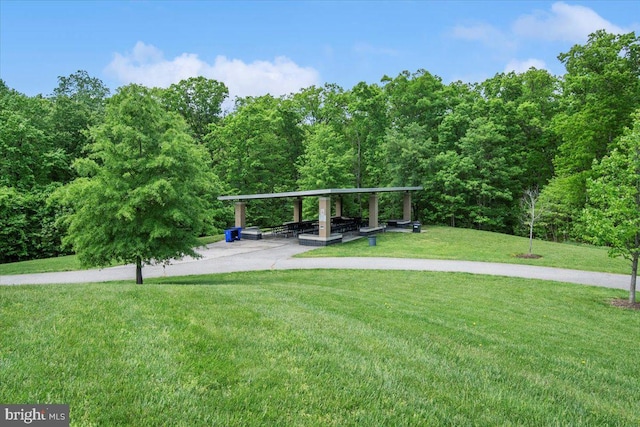 9402 Glen Ridge Dr, Laurel, MD 20723 - view of home's community with a lawn