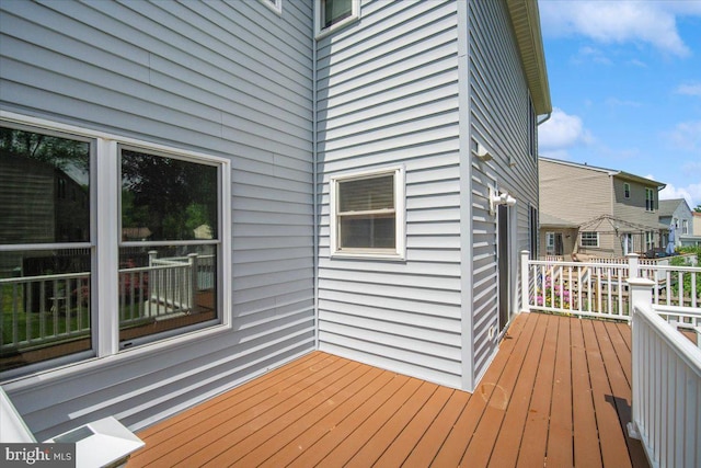9402 Glen Ridge Dr, Laurel, MD 20723 - view of wooden terrace