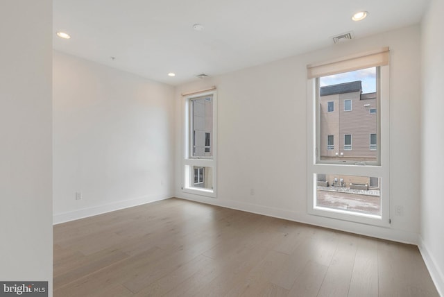 740 S Columbus Blvd Unit 74, Philadelphia, PA 19147 - unfurnished room with wood finished floors and recessed lighting