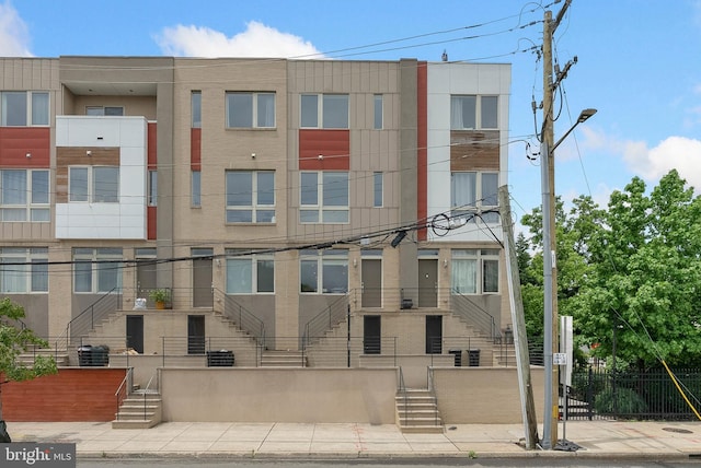 740 S Columbus Blvd Unit 74, Philadelphia, PA 19147 - view of building exterior with stairway