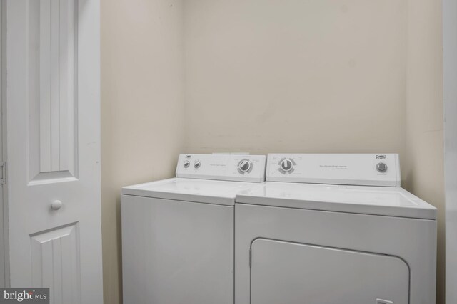 730 Farmwood Ln, Lebanon, PA 17042 - washroom featuring washing machine and clothes dryer