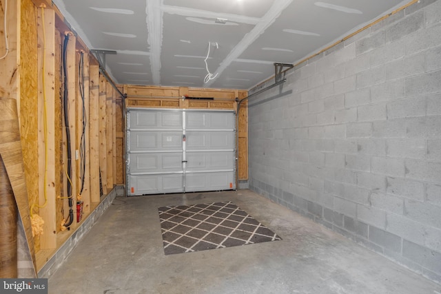 730 Farmwood Ln, Lebanon, PA 17042 - garage with concrete block wall