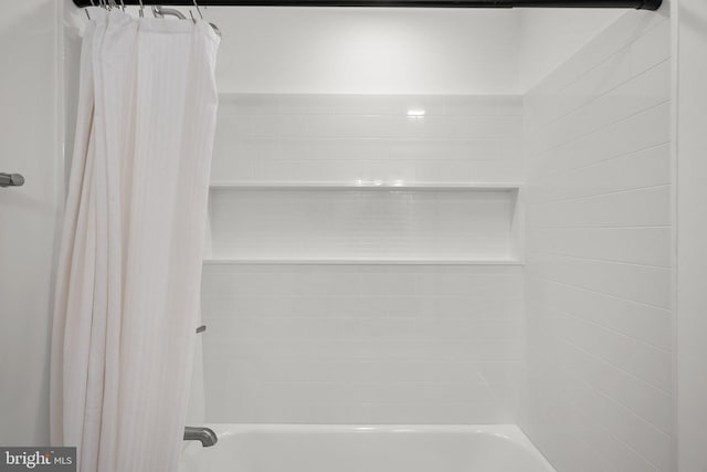 3604 Ripplingbrook Ct, Bowie, MD 20721 - bathroom featuring shower / bath combo