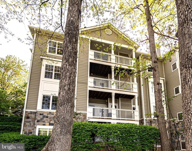 1720 Lake Shore Crest Dr Unit 35, Reston, VA 20190 - view of building exterior