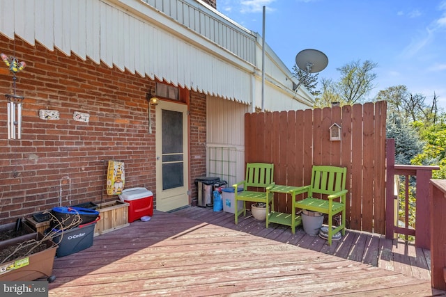 541 Madison Ave, York, PA 17404 - view of wooden terrace