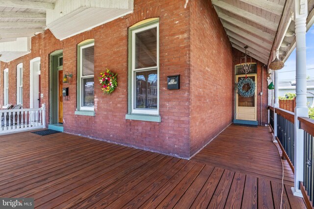 541 Madison Ave, York, PA 17404 - deck with a porch