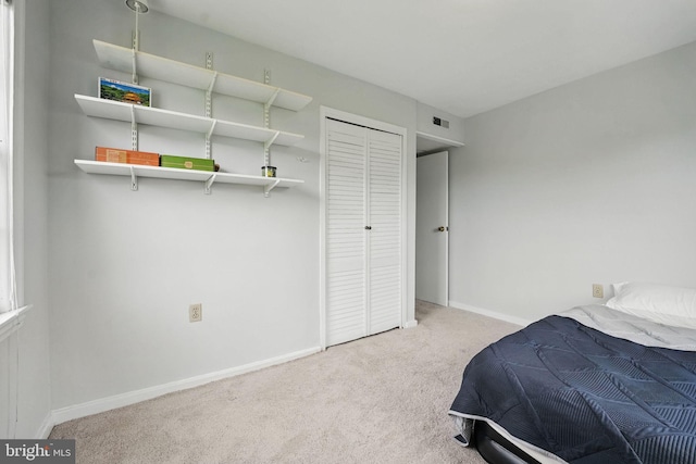 6618 Boulevard Vw Unit C1, Alexandria, VA 22307 - bedroom with carpet flooring and a closet