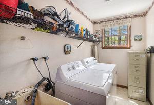 1246 Center St, Levittown, PA 19057 - laundry area featuring washer and dryer and laundry area