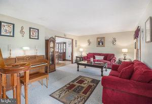 1246 Center St, Levittown, PA 19057 - view of carpeted living area