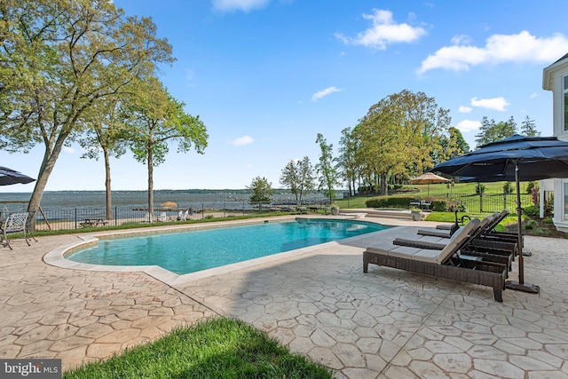 285 Eagle Hill Rd, Pasadena, MD 21122 - view of swimming pool with fence, a patio area, and a fenced in pool