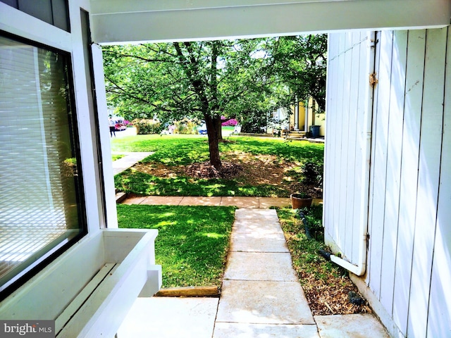18478 Stone Holw, Germantown, MD 20874 - view of yard