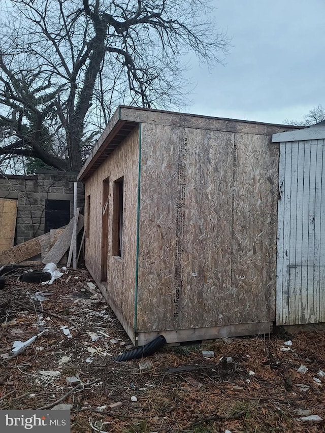 view of outbuilding