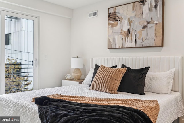 1104 N Bodine St, Philadelphia, PA 19123 - bedroom featuring visible vents