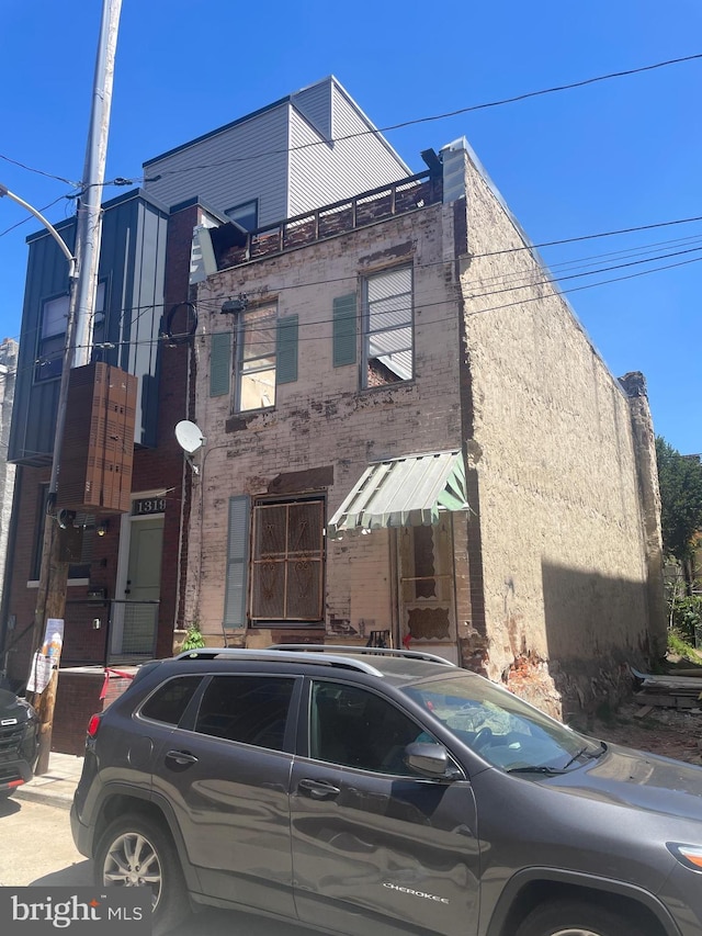 1321 S Dover St, Philadelphia, PA 19146 - view of front of house with brick siding