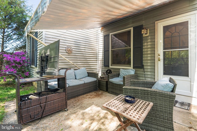 view of patio featuring outdoor lounge area