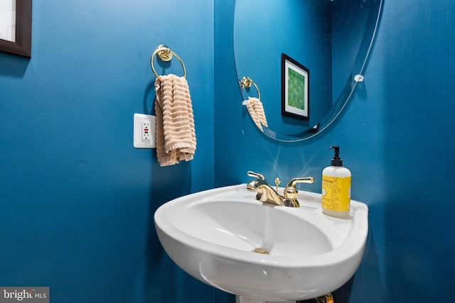 8878 Ashgrove House Ln, Vienna, VA 22182 - bathroom with a sink