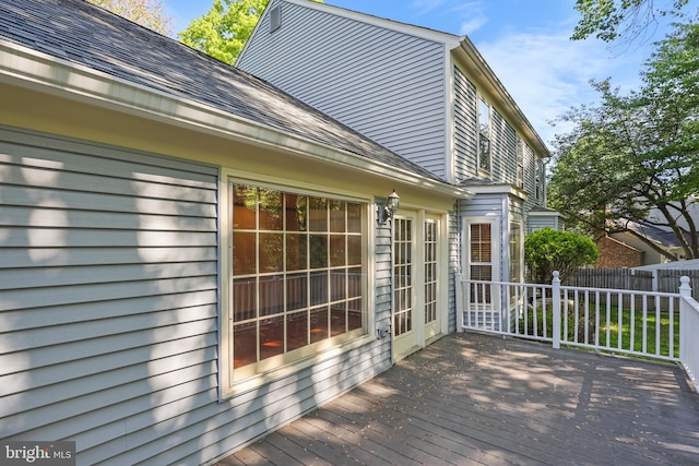 deck featuring fence