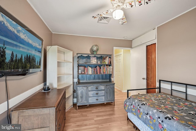 6 Swan Ln, Levittown, PA 19055 - bedroom featuring light wood-type flooring