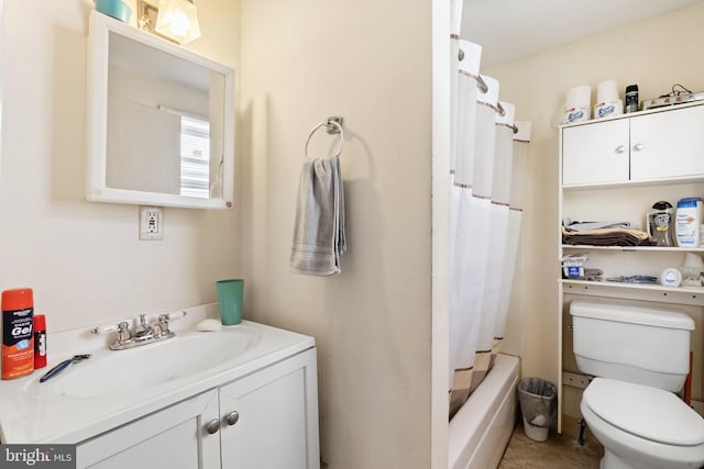 full bathroom with toilet, shower / bath combo with shower curtain, and vanity