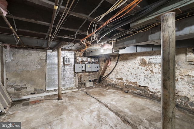 unfinished below grade area featuring electric panel